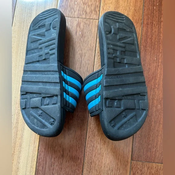 Adidas Youth Size 6 Black and Blue Adissage Slides - Picture 4 of 7